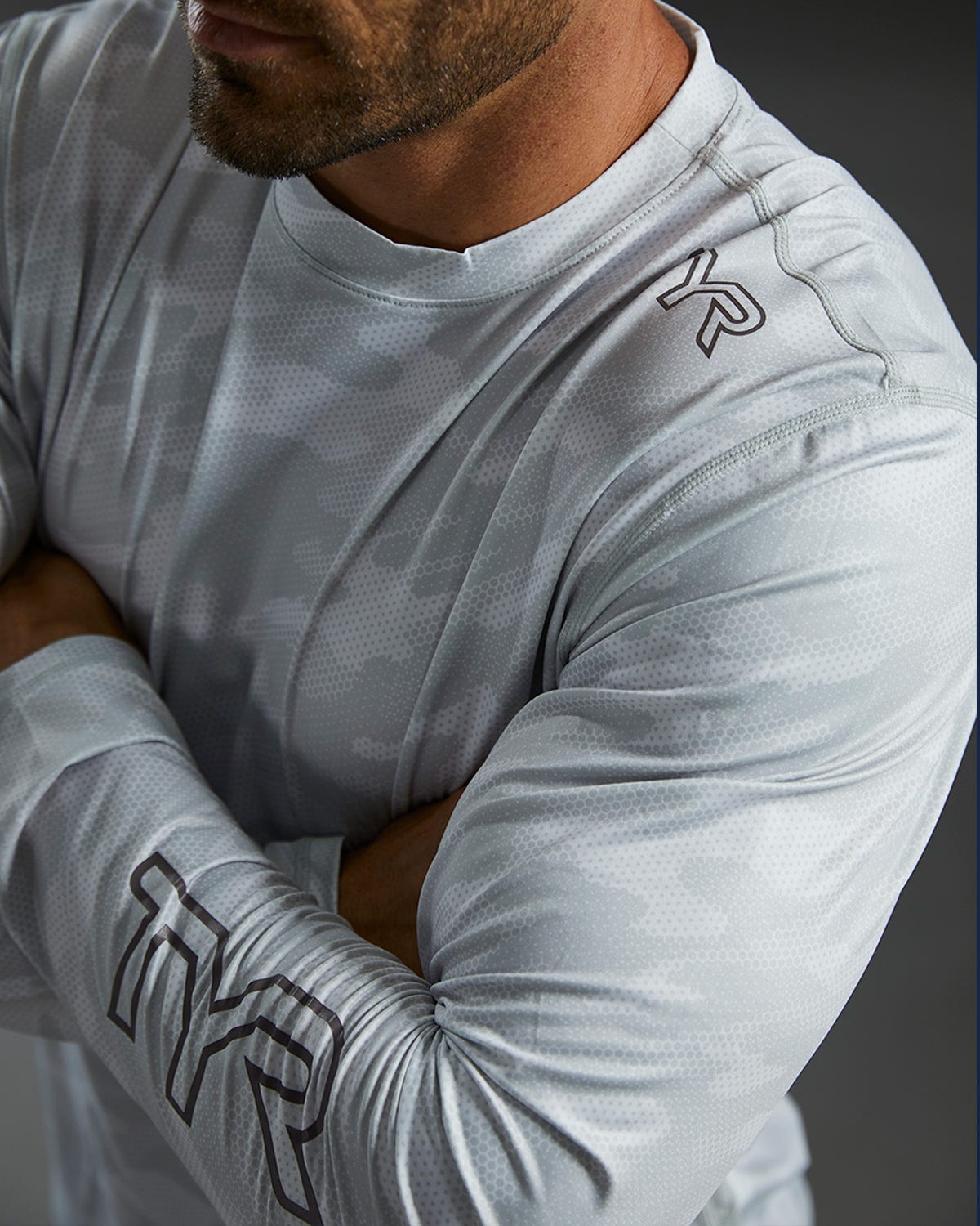 TYR SunDefense™ Men's Vented Long Sleeve Crew Shirt - Camohex
