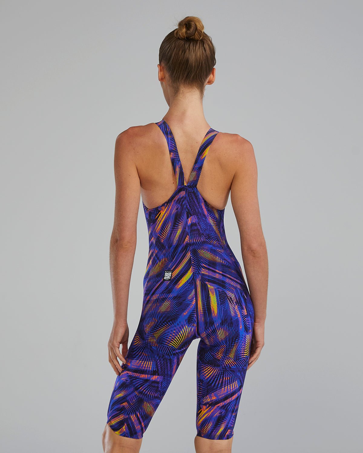 Women's Avictor Closed Back Swimsuit - Helux