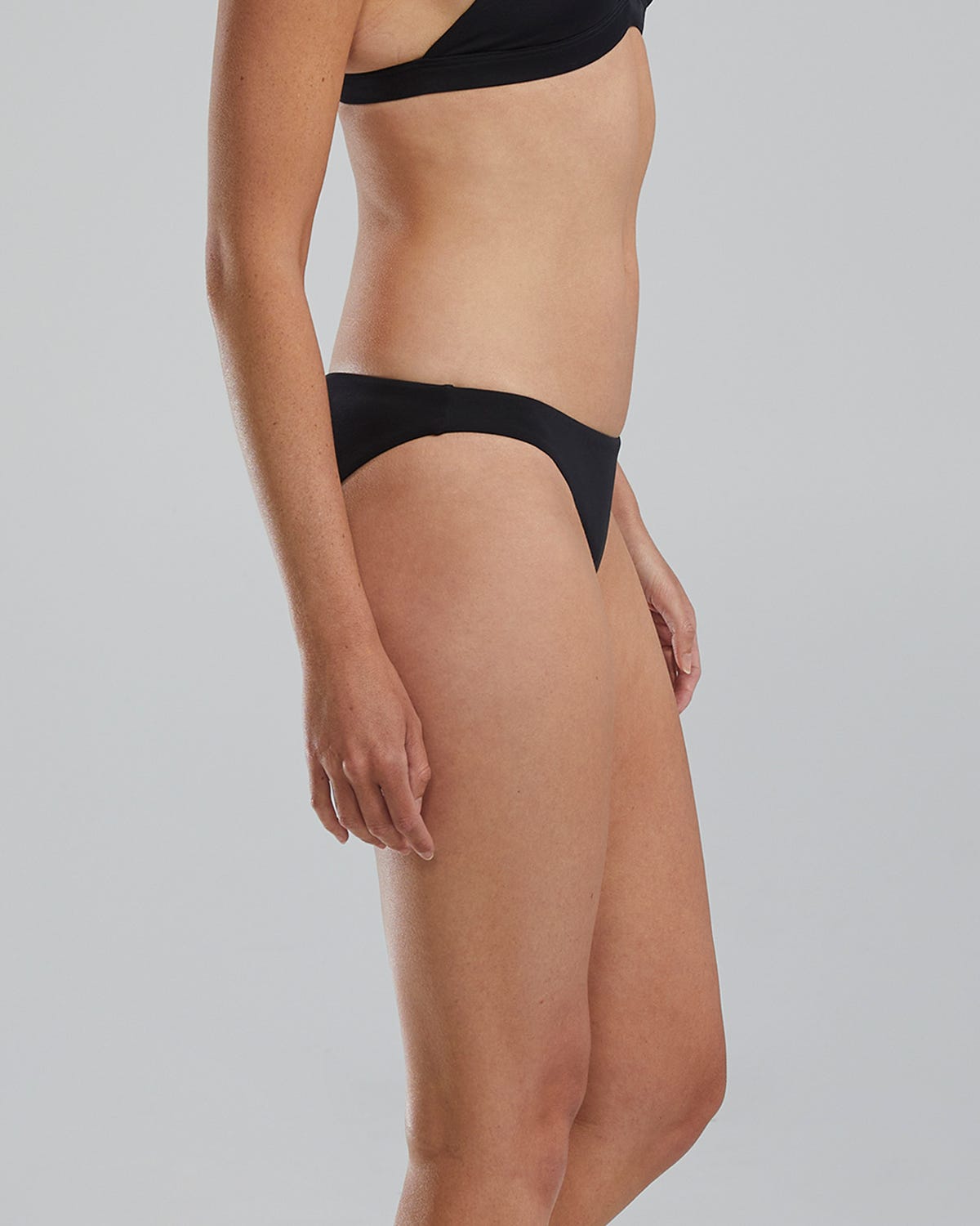  TYR Women's Lula Classic Bikini Bottom - Solid