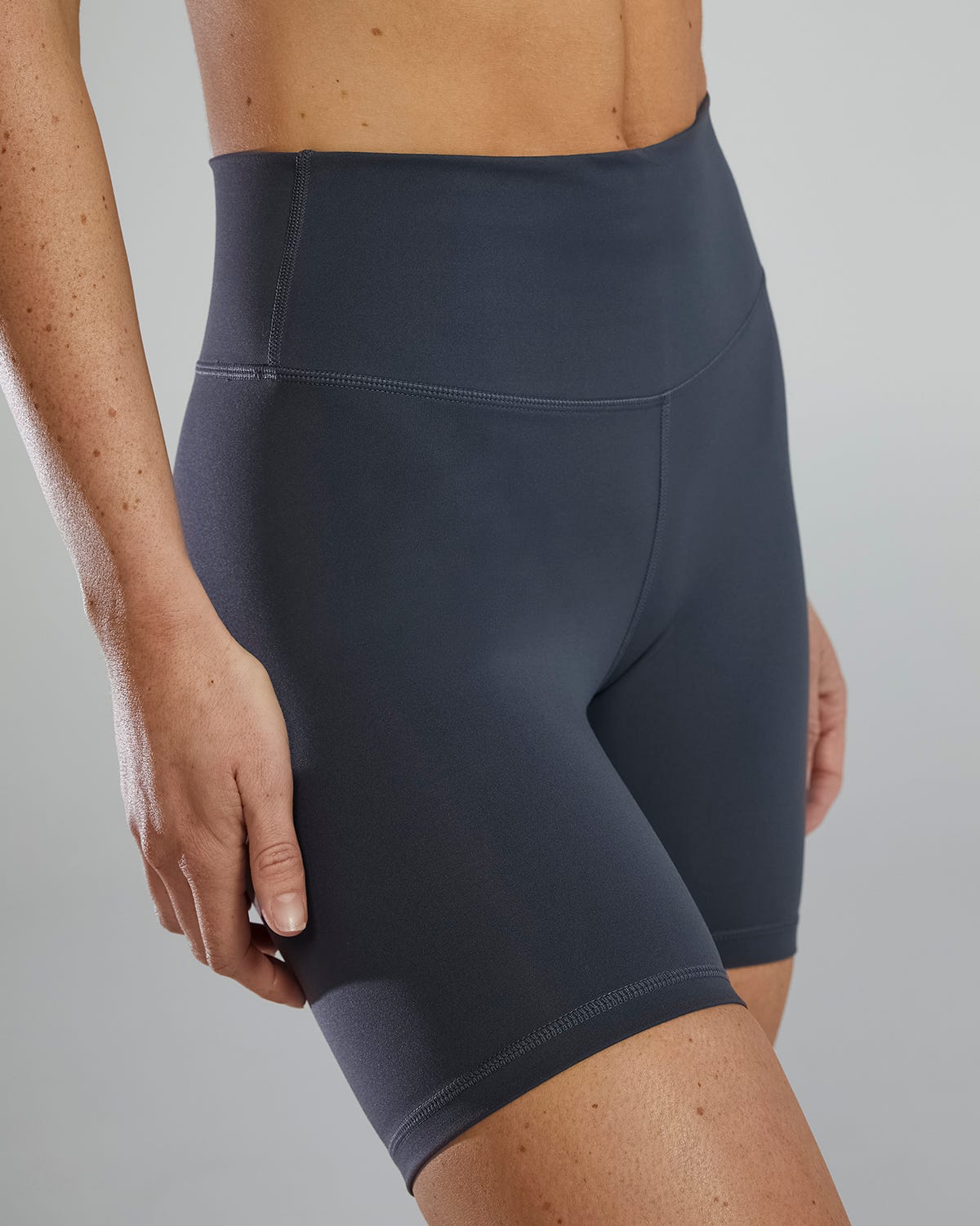  TYR Joule Eliteª Women's High Rise Short 6" - Solid