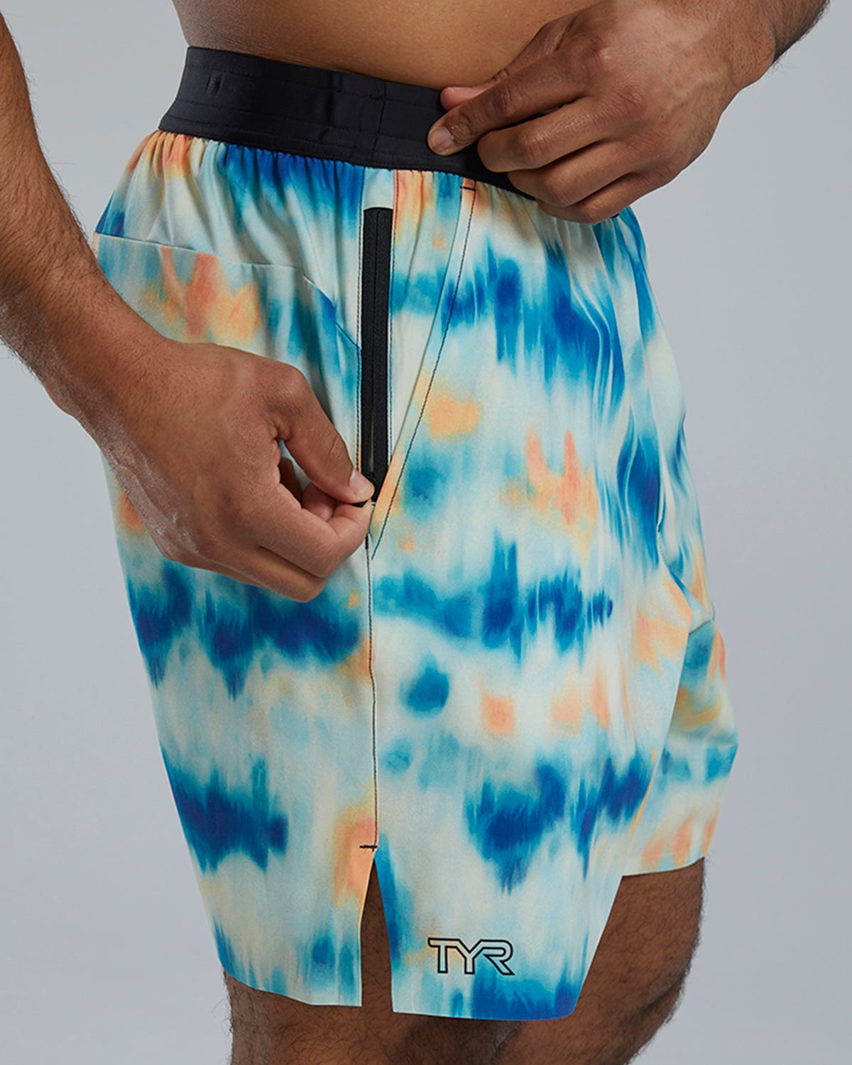  TYR HydrosphereªMen's Unlined 7" Unbroken Shorts - Spectrik