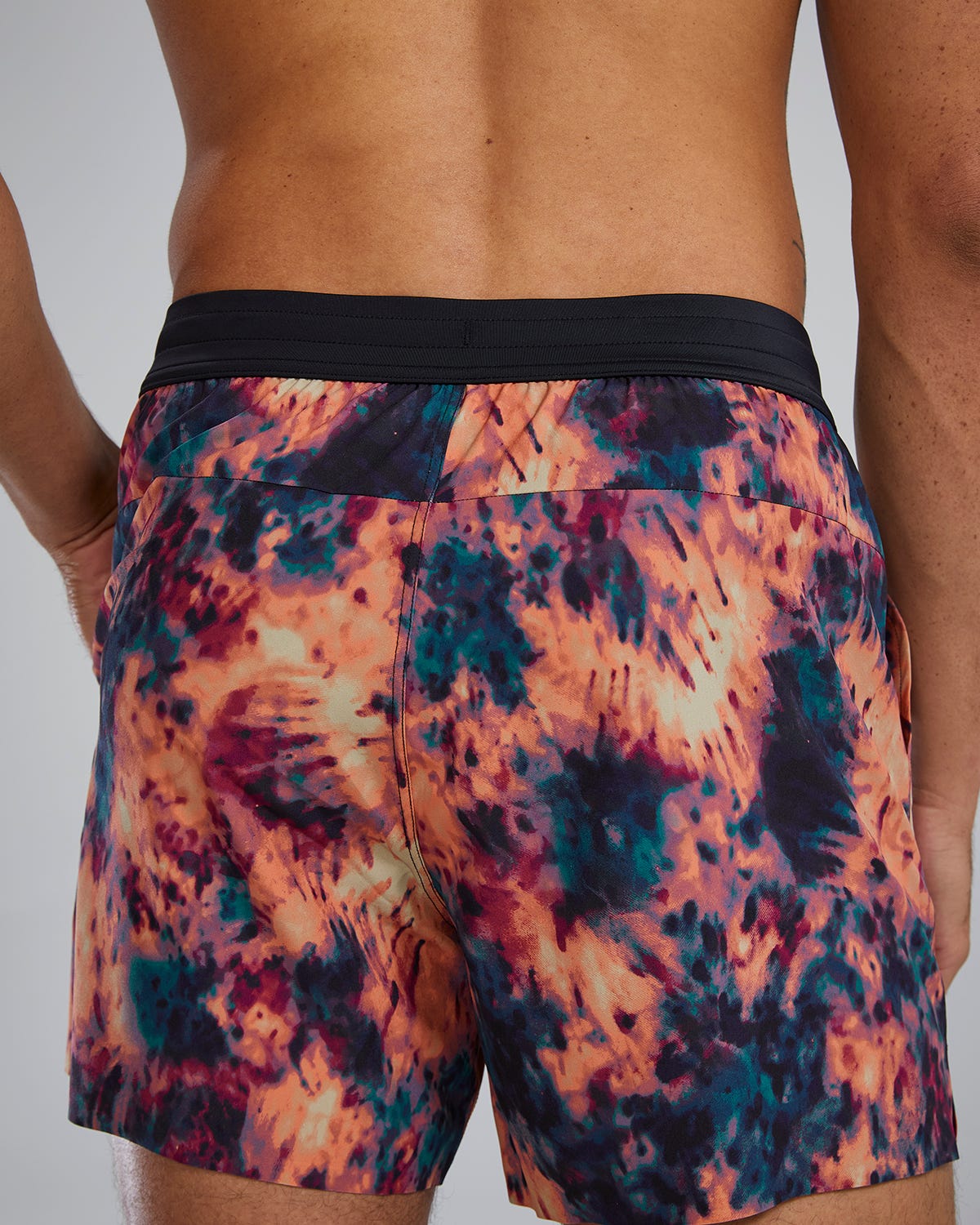  TYR Hydrosphere¨ - Men's Unbroken Shorts - Unlined 5" - Solid
