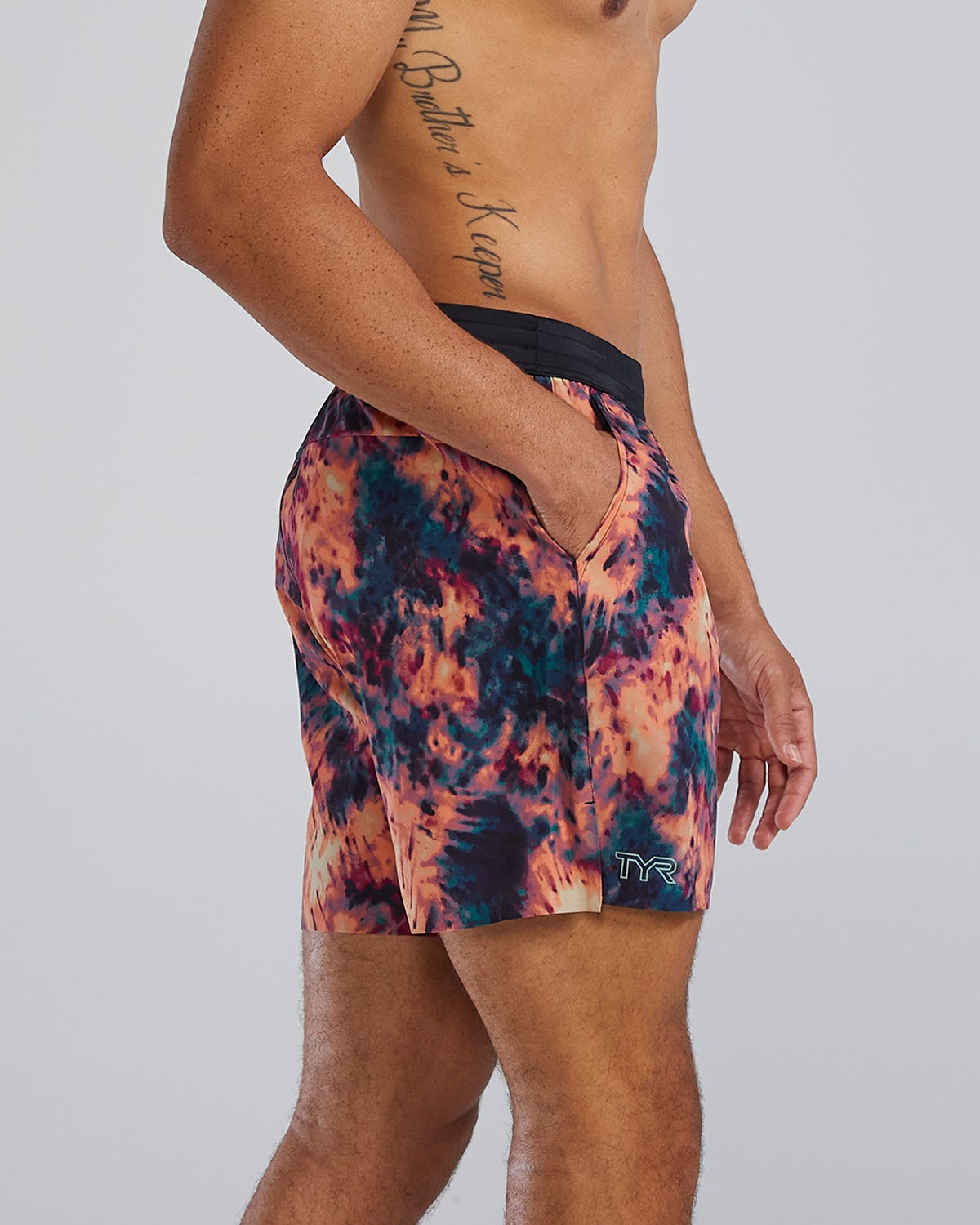  TYR Hydrosphere¨ - Men's Unbroken Shorts - Unlined 7" - Solid