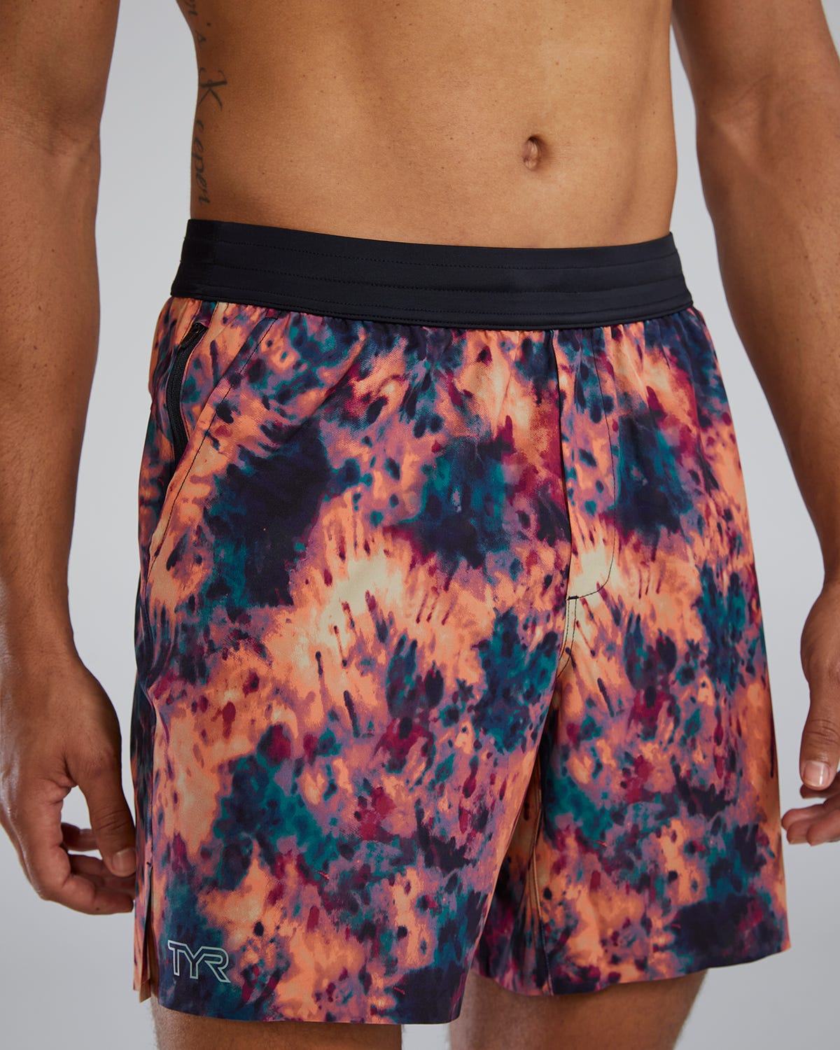  TYR Hydrosphere¨ - Men's Unbroken Shorts - Unlined 7" - Solid