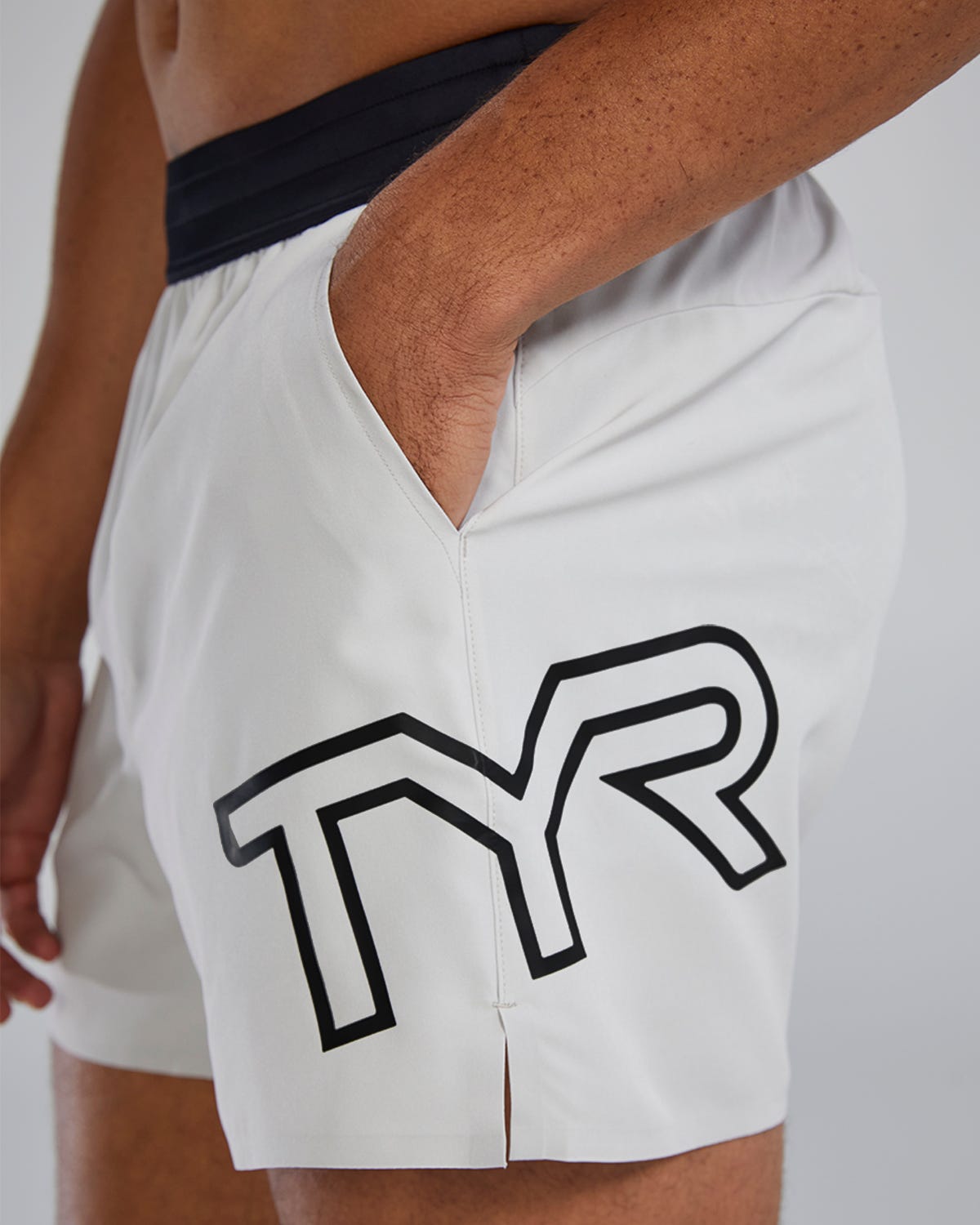  Men's Unbroken Short Unlined 5"
