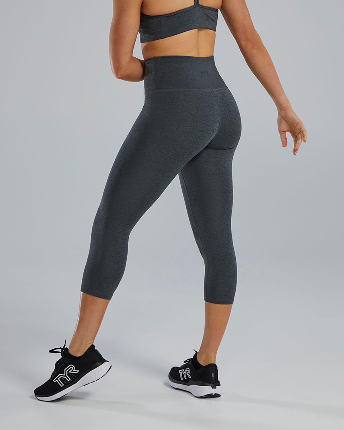  TYR Base Kineticª Women's High-Rise 21" Leggings - Solid