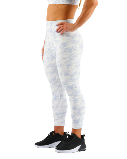  TYR Base Kineticª Women's High-Rise 21" Leggings - Whiteout Camo