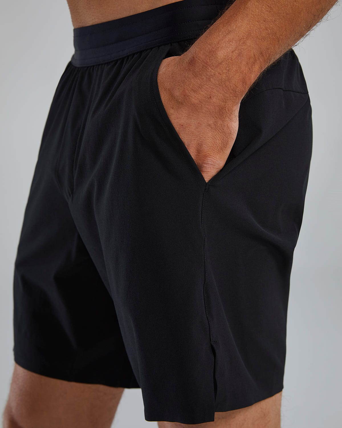  TYR Hydrosphereª Men's Lined 7" Unbroken Shorts - Solid