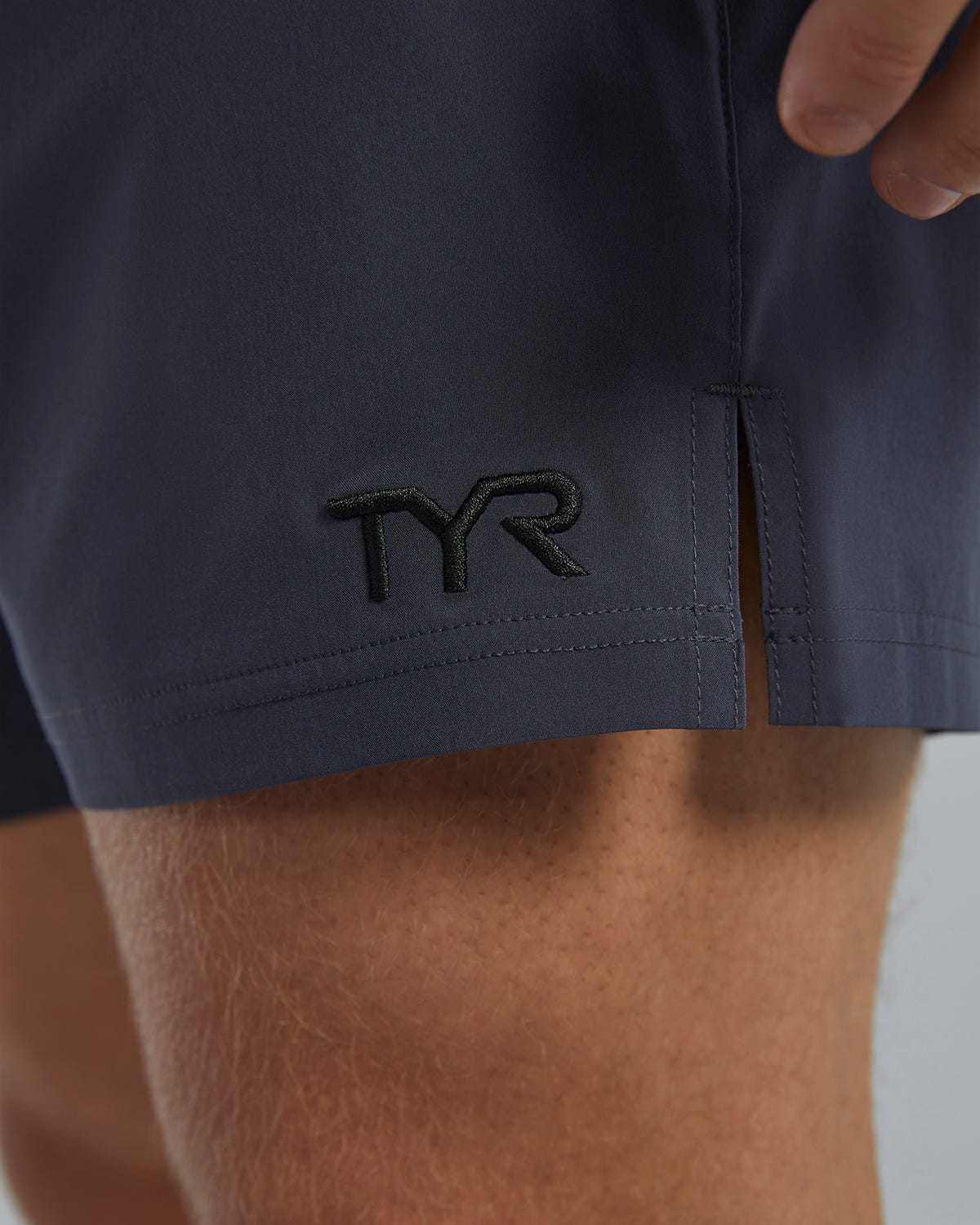  TYR Hydrosphere™ Men's Skua 7" Volley Shorts - Solid