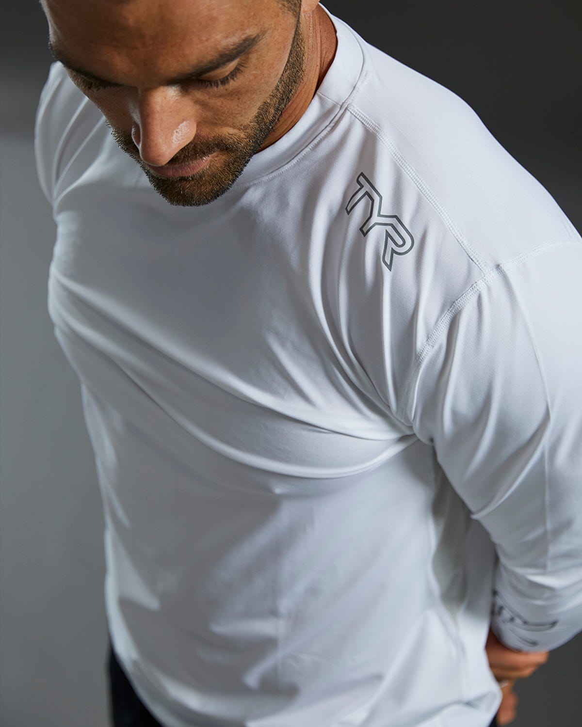  TYR SunDefense™ Men's Vented Long Sleeve Crew Shirt - Solid