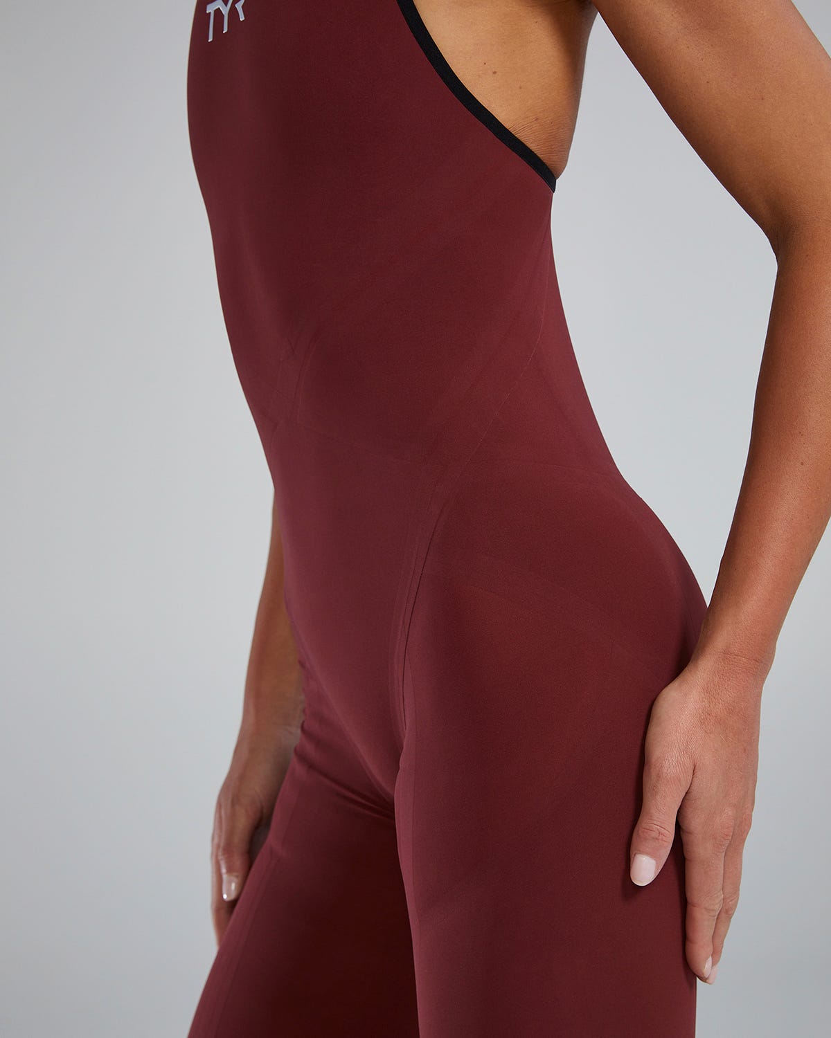  TYR Women's Venzo™ Closed Back Swimsuit - Solid